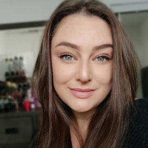 Meet your Posher, Aline